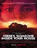 Nonton Streaming Theres Someone Inside Your House 2021 Sub Indo Poster